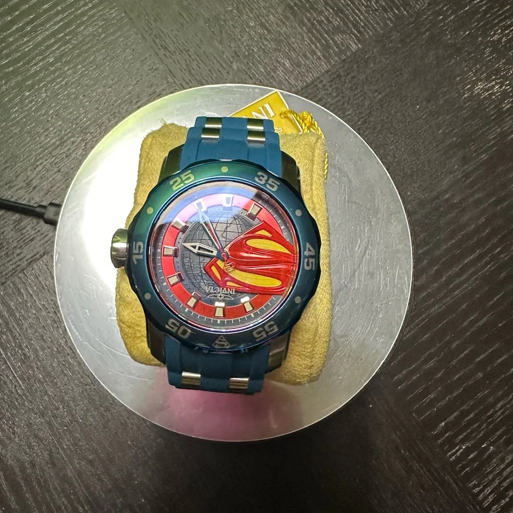 NWT Superman Invicta Watch with hard case and gift box - Picture 11 of 16